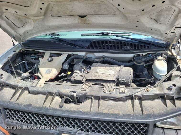 image for item LS9550 2008 Chevrolet Express 2500  van