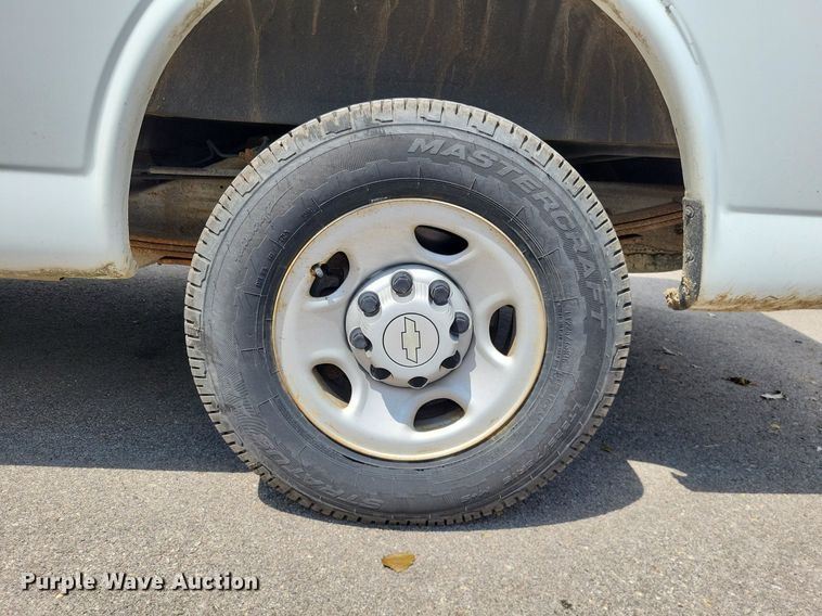 image for item LS9550 2008 Chevrolet Express 2500  van