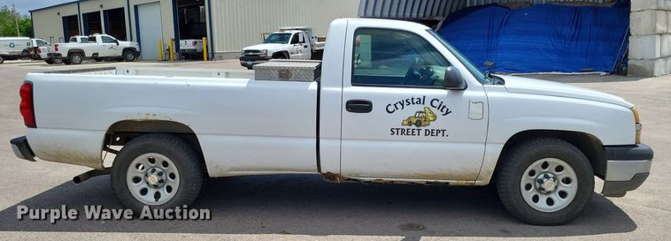 image for item LS9551 2005 Chevrolet Silverado 1500  pickup truck