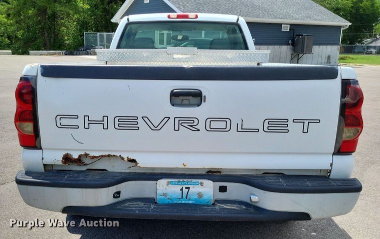 image for item LS9551 2005 Chevrolet Silverado 1500  pickup truck