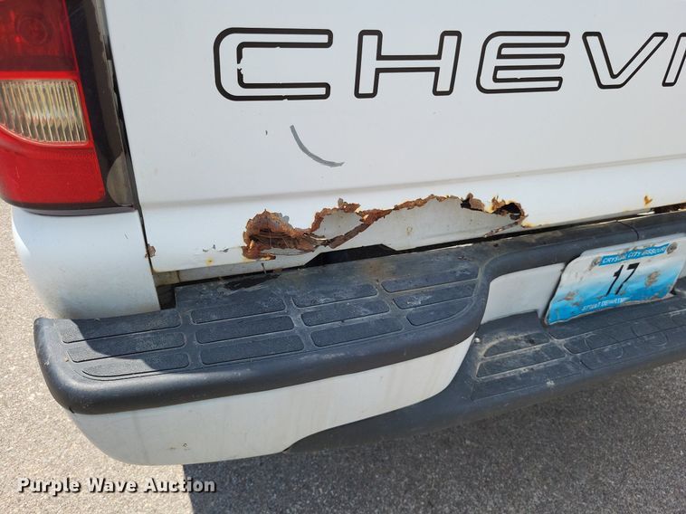 image for item LS9551 2005 Chevrolet Silverado 1500  pickup truck