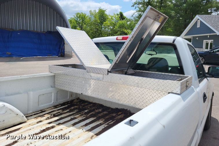 image for item LS9551 2005 Chevrolet Silverado 1500  pickup truck