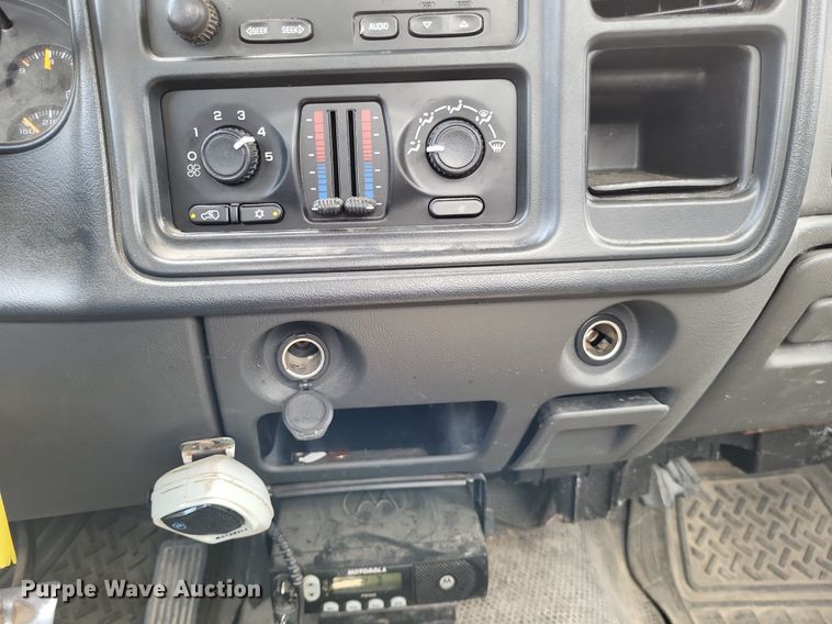 image for item LS9551 2005 Chevrolet Silverado 1500  pickup truck