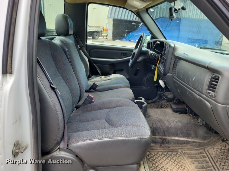 image for item LS9551 2005 Chevrolet Silverado 1500  pickup truck