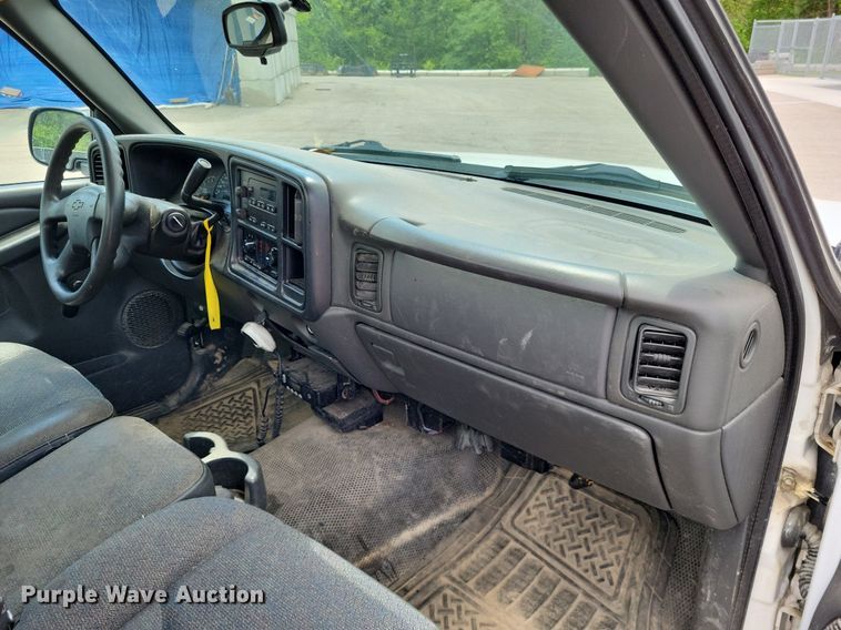 image for item LS9551 2005 Chevrolet Silverado 1500  pickup truck