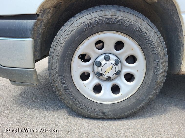 image for item LS9551 2005 Chevrolet Silverado 1500  pickup truck