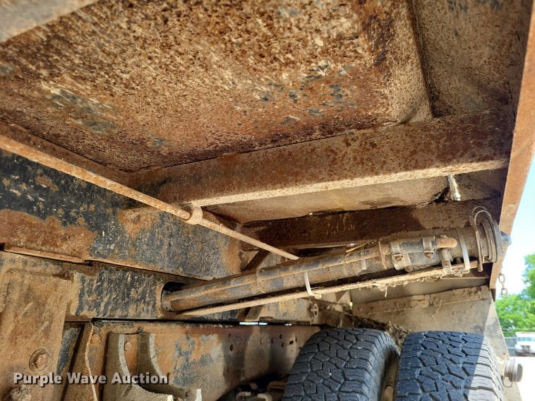 image for item LS9552 1999 GMC Sierra Classic 3500  dump bed pickup truck