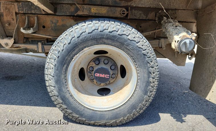 image for item LS9552 1999 GMC Sierra Classic 3500  dump bed pickup truck