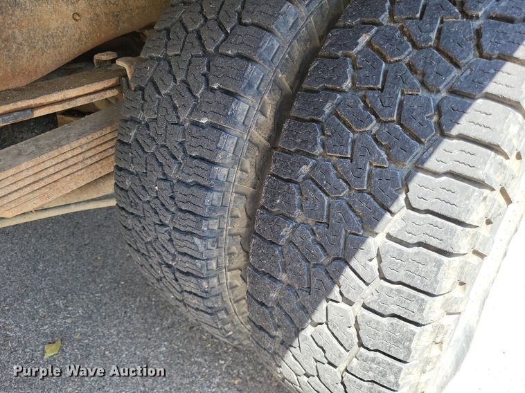 image for item LS9552 1999 GMC Sierra Classic 3500  dump bed pickup truck