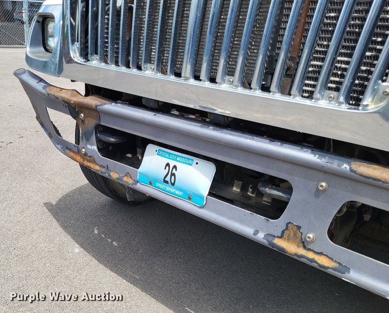 image for item LS9553 2006 International 7300  refuse truck