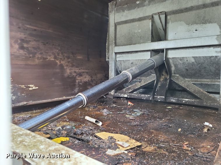 image for item LS9553 2006 International 7300  refuse truck