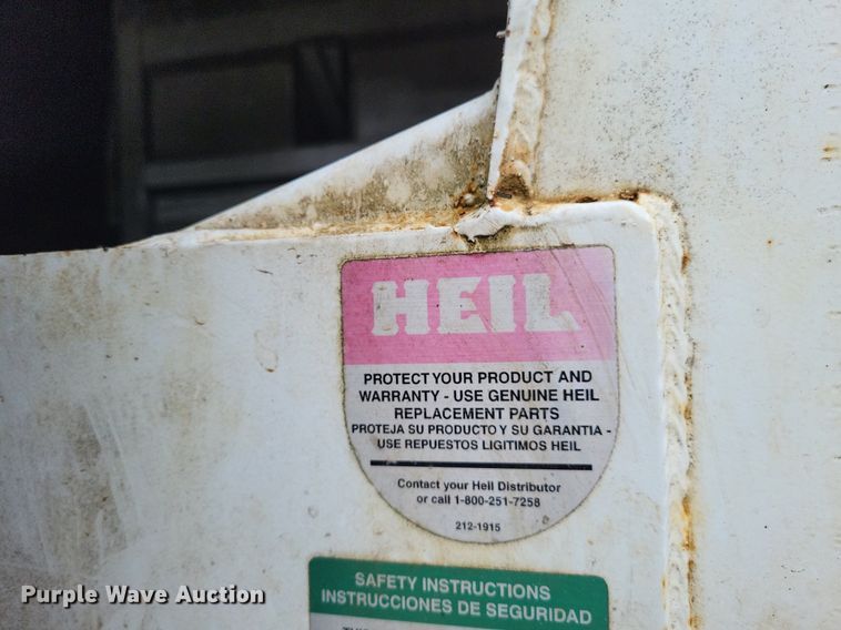 image for item LS9553 2006 International 7300  refuse truck