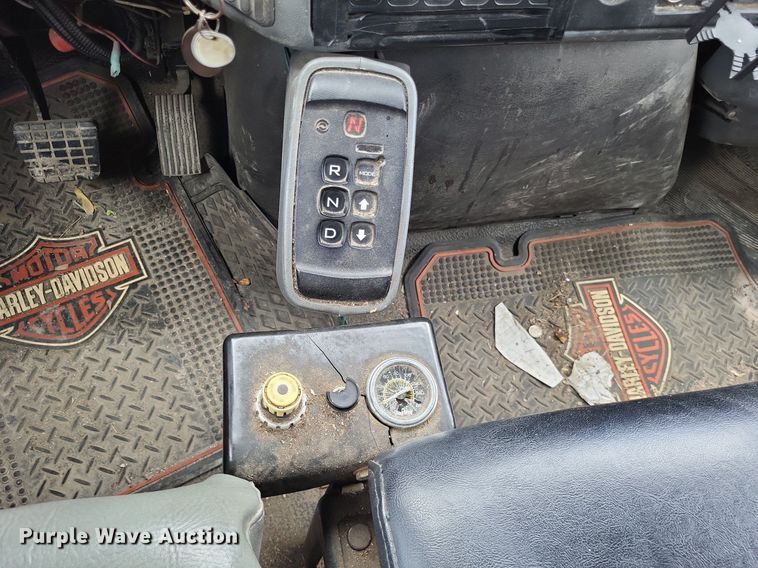 image for item LS9553 2006 International 7300  refuse truck