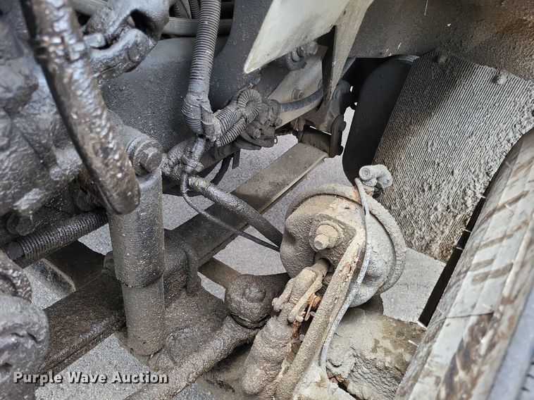 image for item LS9553 2006 International 7300  refuse truck