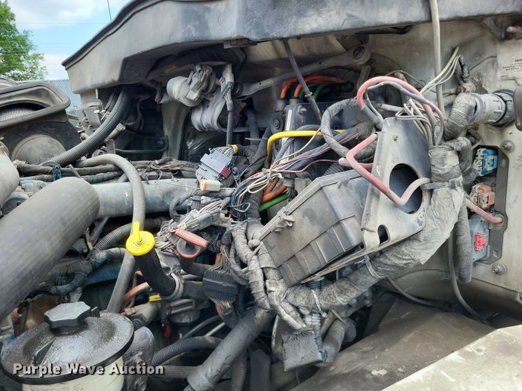 image for item LS9553 2006 International 7300  refuse truck