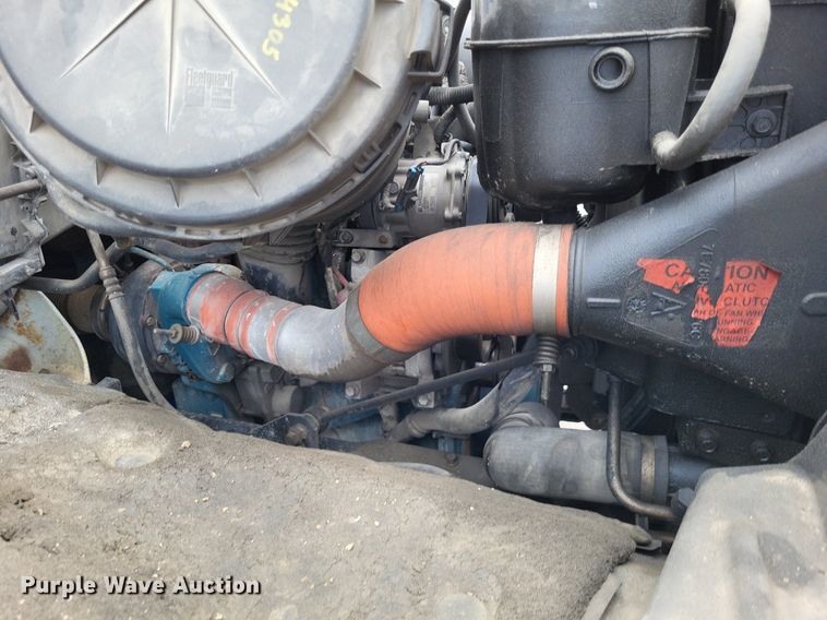 image for item LS9553 2006 International 7300  refuse truck