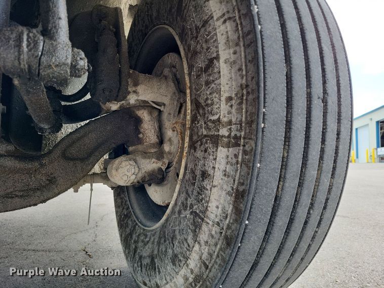 image for item LS9553 2006 International 7300  refuse truck