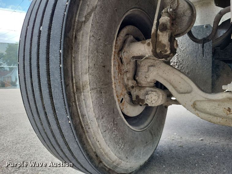 image for item LS9553 2006 International 7300  refuse truck