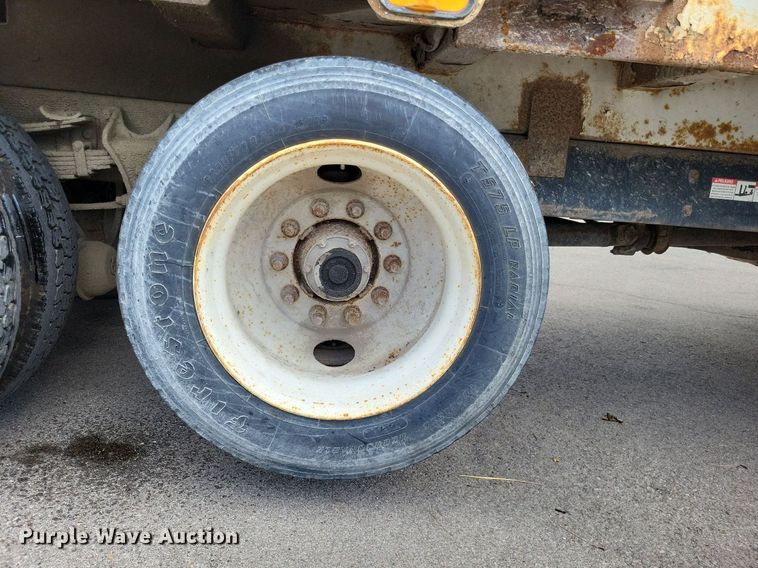 image for item LS9553 2006 International 7300  refuse truck