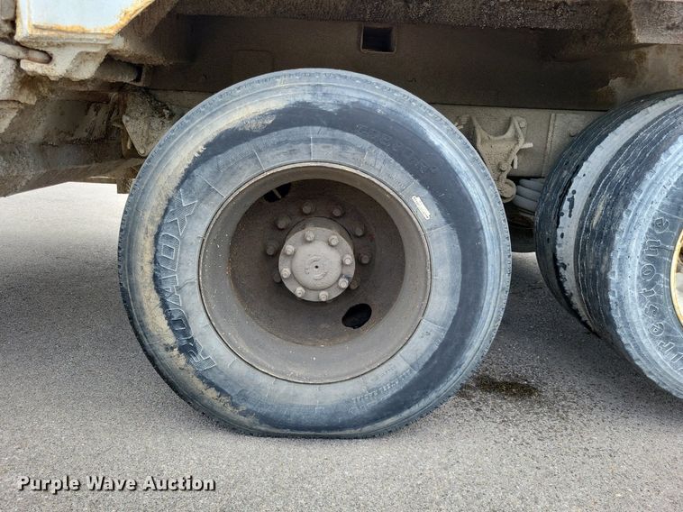 image for item LS9553 2006 International 7300  refuse truck