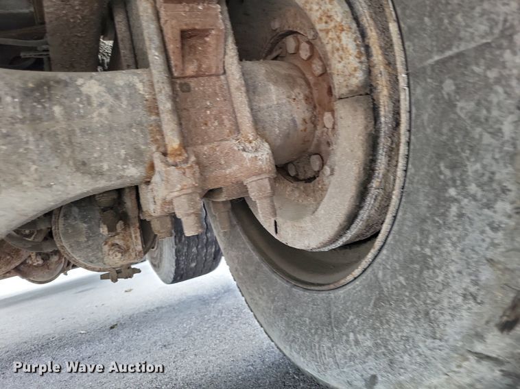 image for item LS9553 2006 International 7300  refuse truck