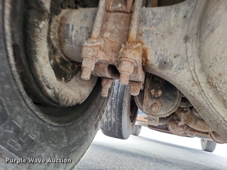 image for item LS9553 2006 International 7300  refuse truck