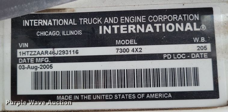 image for item LS9553 2006 International 7300  refuse truck