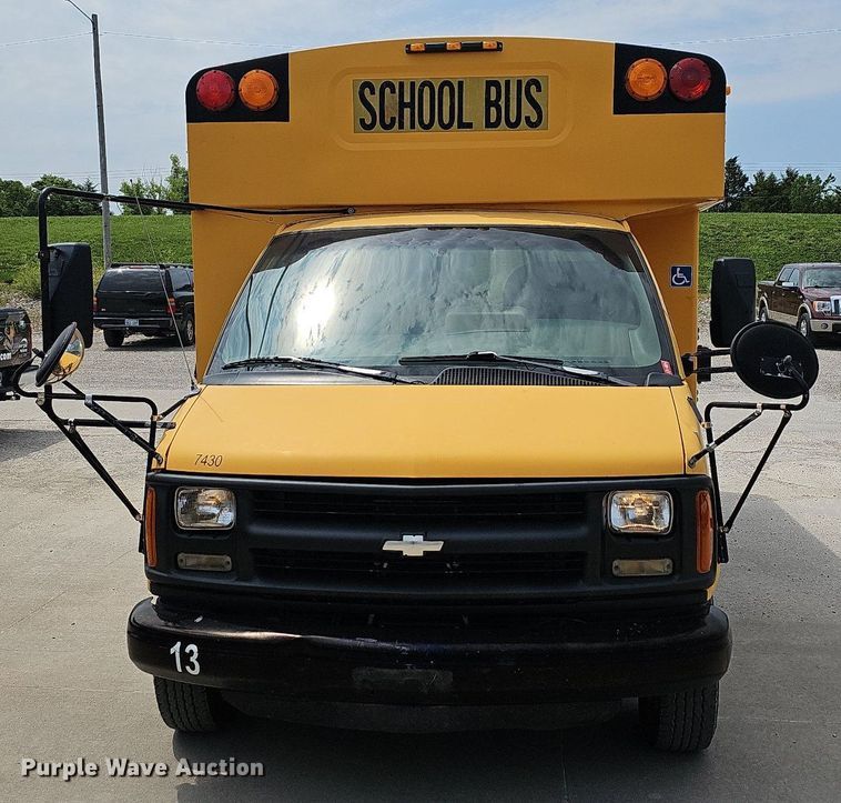 image for item LW9651 1999 Chevrolet Express 3500  school bus