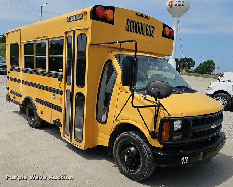 image for item LW9651 1999 Chevrolet Express 3500  school bus