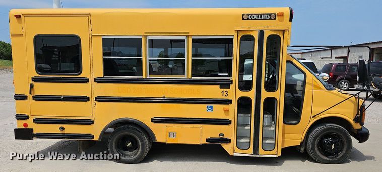image for item LW9651 1999 Chevrolet Express 3500  school bus