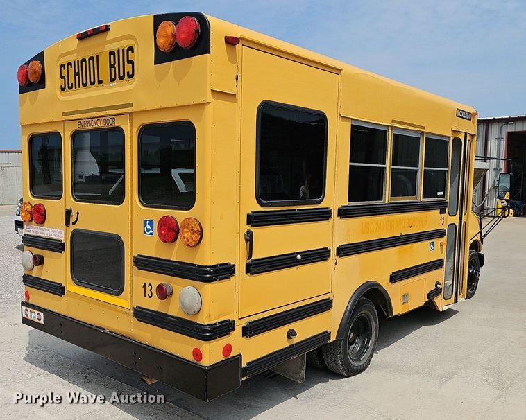 image for item LW9651 1999 Chevrolet Express 3500  school bus