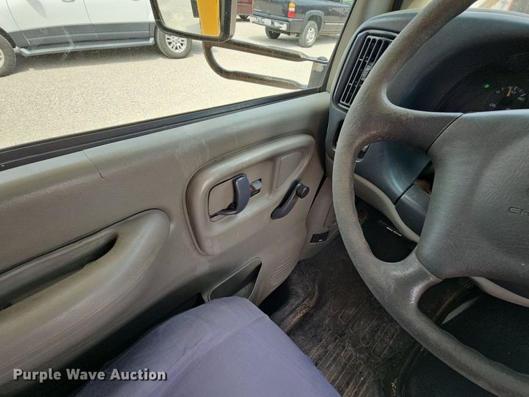 image for item LW9651 1999 Chevrolet Express 3500  school bus