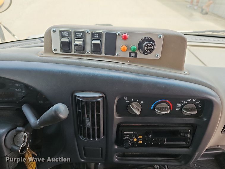 image for item LW9651 1999 Chevrolet Express 3500  school bus