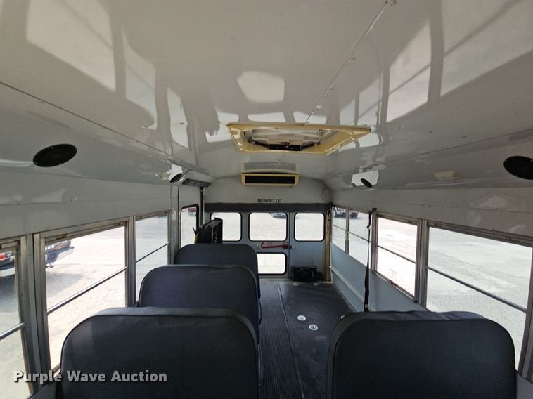 image for item LW9651 1999 Chevrolet Express 3500  school bus