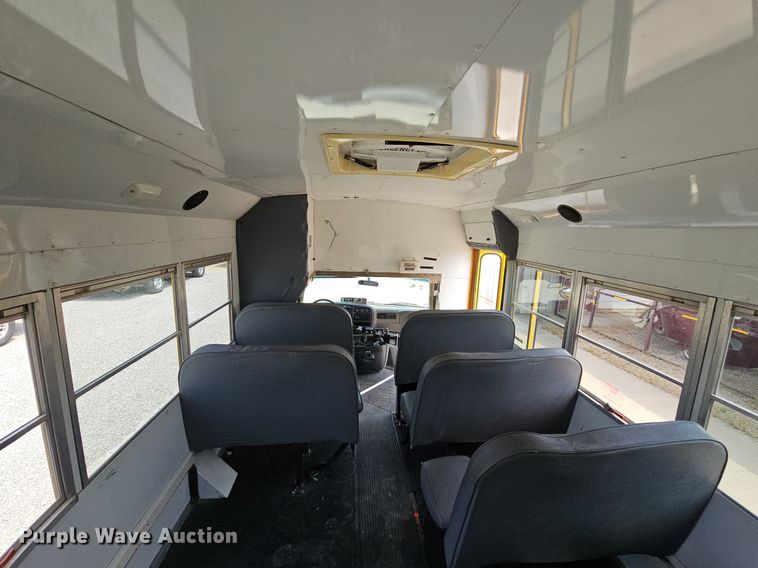 image for item LW9651 1999 Chevrolet Express 3500  school bus