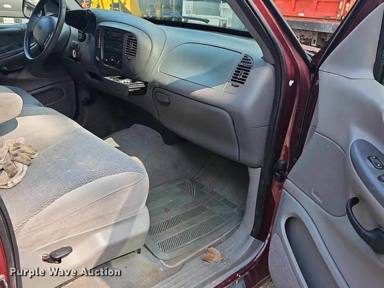 image for item LW9677 1998 Ford Expedition  SUV