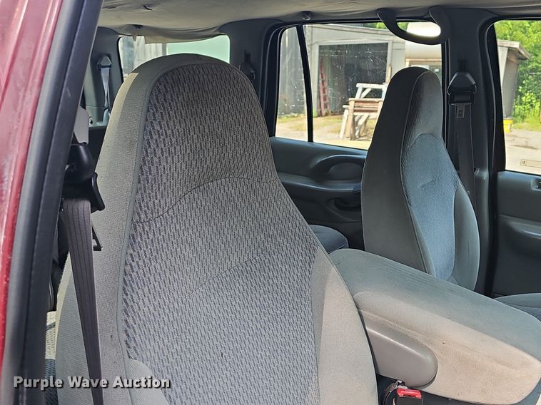 image for item LW9677 1998 Ford Expedition  SUV