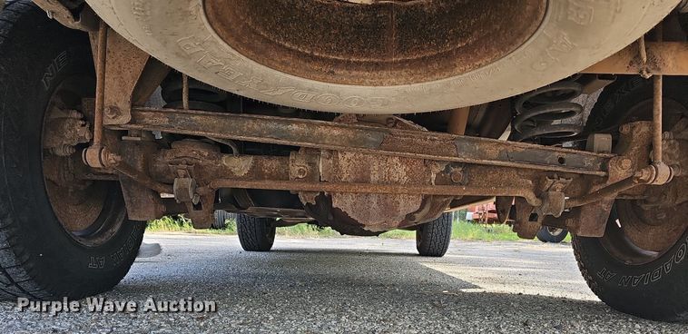 image for item LW9677 1998 Ford Expedition  SUV