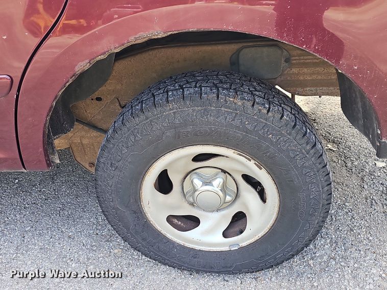 image for item LW9677 1998 Ford Expedition  SUV