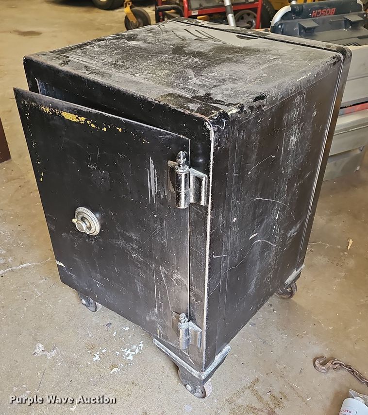 image for item LW9678 Victor Safe & Lock Co.  safe