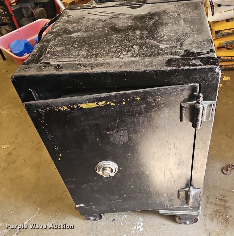 image for item LW9678 Victor Safe & Lock Co.  safe