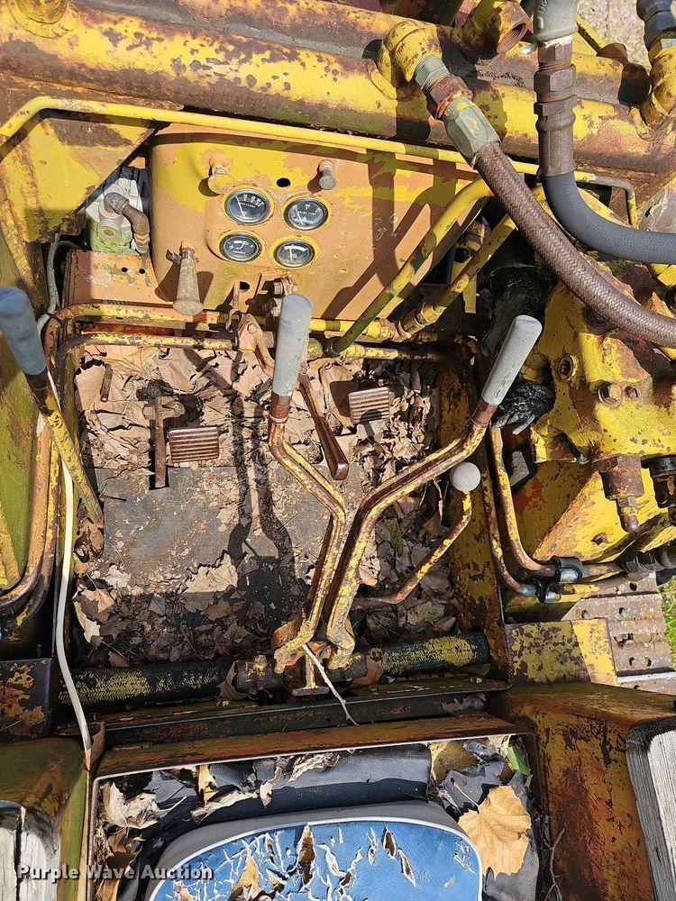 image for item LW9680 Allis Chalmers TS5  track loader