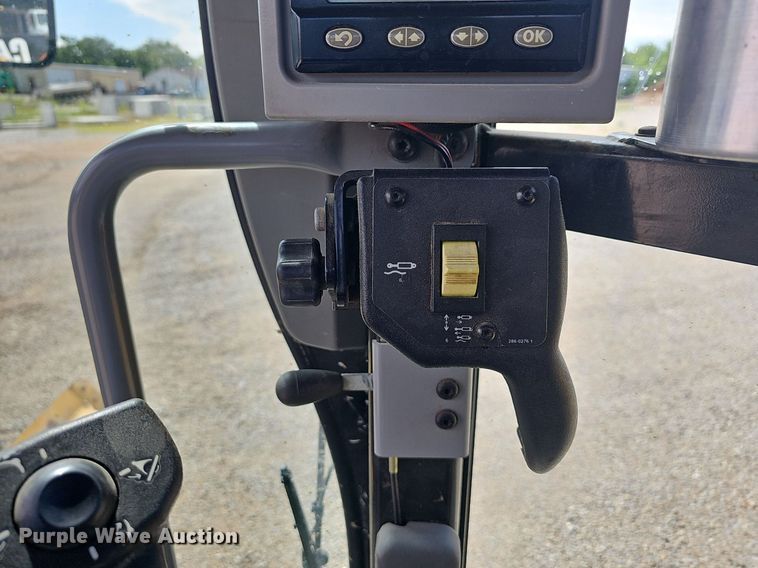 image for item LW9684 2013 Caterpillar 12M2 VHP Plus  motor grader