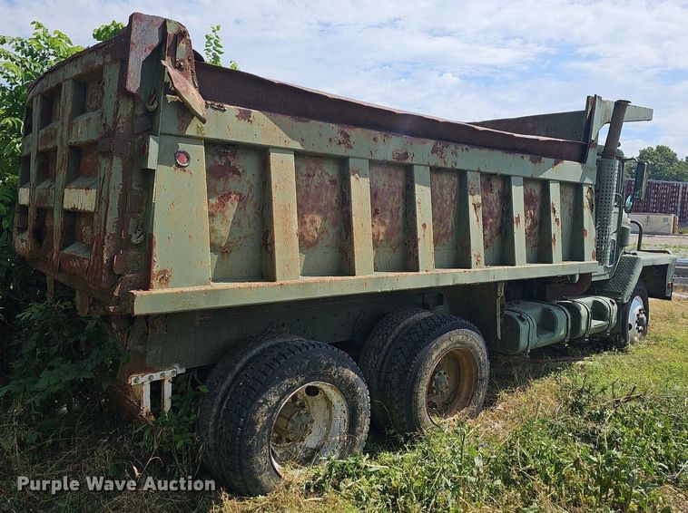image for item LW9688 1973 International F5070  dump truck