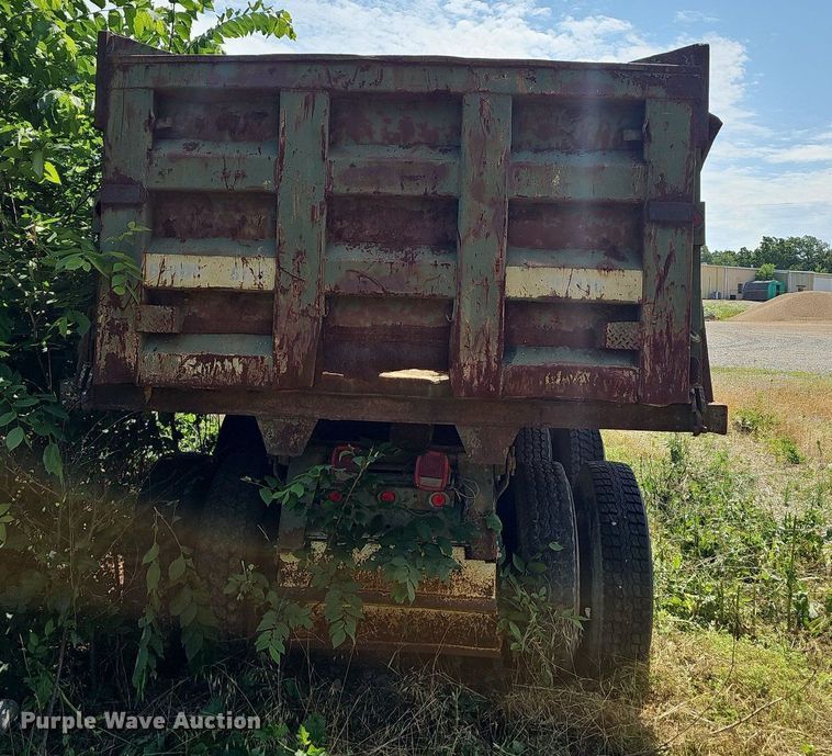 image for item LW9688 1973 International F5070  dump truck