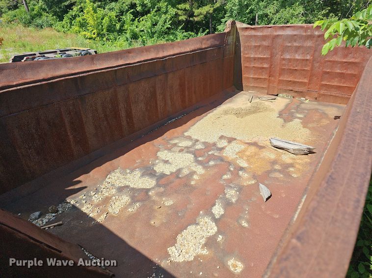 image for item LW9688 1973 International F5070  dump truck