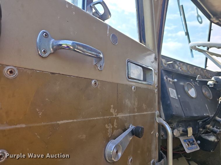 image for item LW9688 1973 International F5070  dump truck