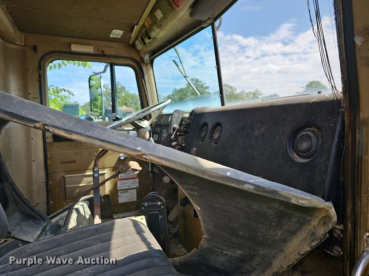 image for item LW9688 1973 International F5070  dump truck