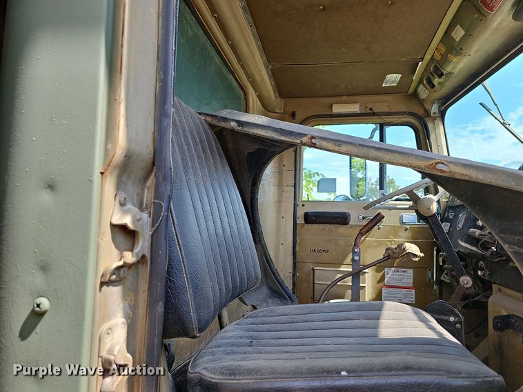 image for item LW9688 1973 International F5070  dump truck