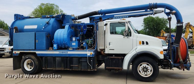 image for item LX9550 2002 Sterling L7500  sewer jetter truck